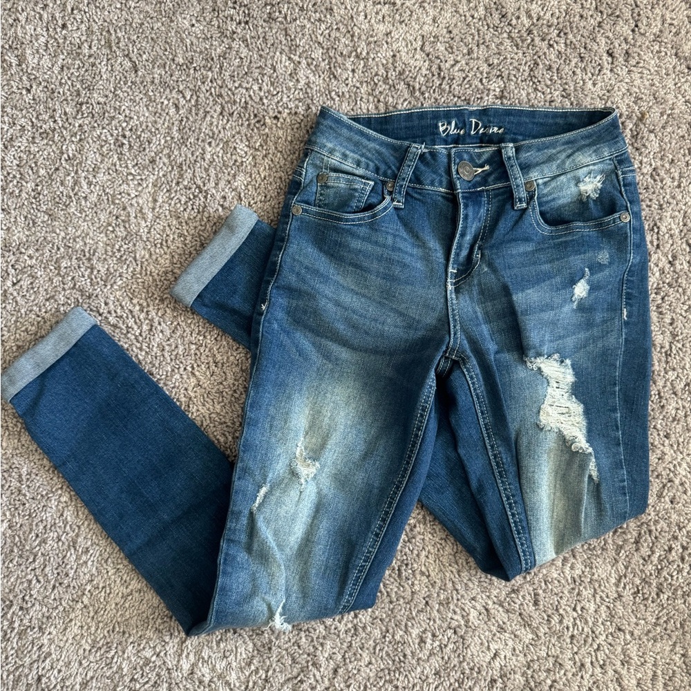Blue Desire Women’s Mid Rise Skinny Jean Size 1 Medium Wash